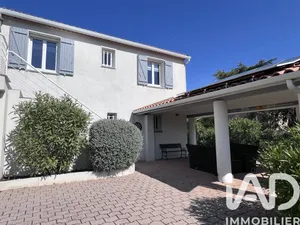 House in La Londe-les-Maures (83250)