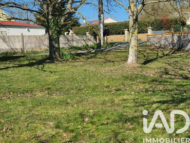 Land in Essarts-en-Bocage (85140)