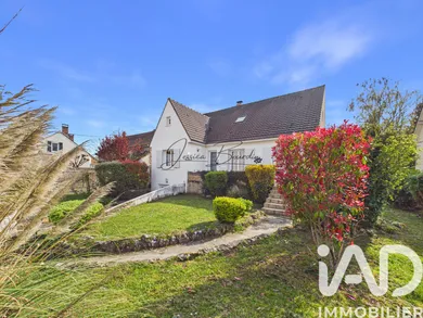Maison à Ville-Saint-Jacques (77130)