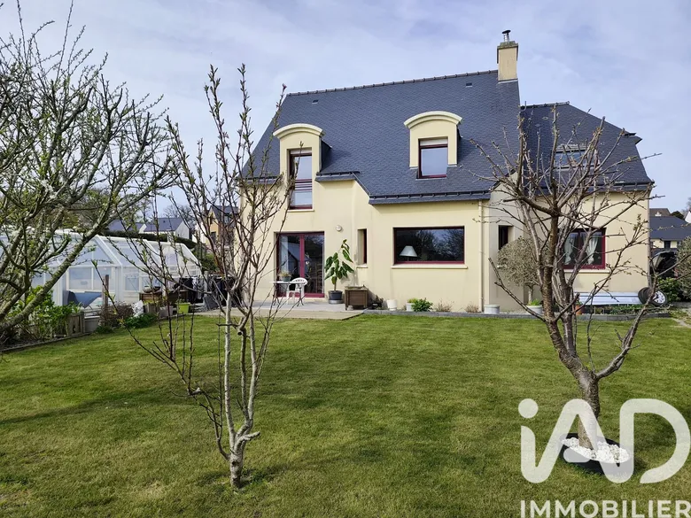 Maison 8 pièces 153 m² · à Neulliac · 153 m² · 332 800 €