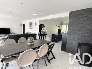 Apartment in Étiolles (91450)