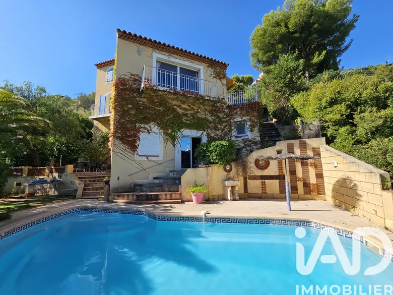 Maison 7 pièces 180 m² · à Saint-Cyr-sur-Mer · 180 m² · 780 000 €