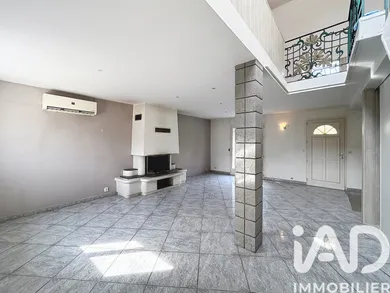 House in VILLEMANDEUR  (45700)