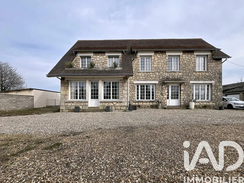Maison 9 pièces 246 m² · à Bolbec · 246 m² · 269 000 €