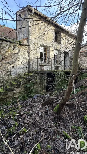 Townhouse in Mussy-sur-Seine (10250)