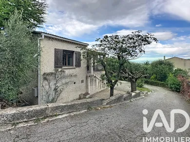 Maison à Saint-Saturnin-lès-Avignon (84450)