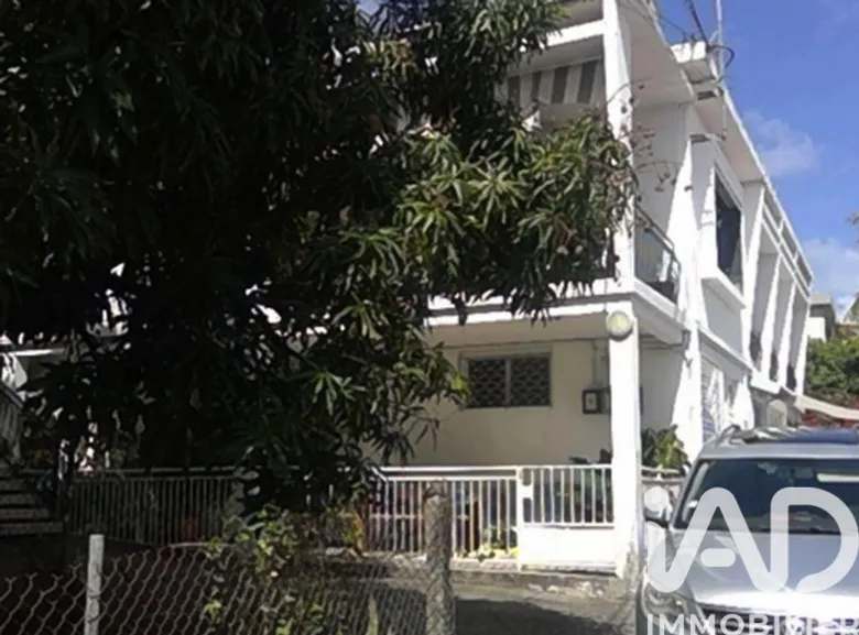 Immeuble 5 pièces 267 m² · à Fort-de-France · 267,2 m² · 539 500 €