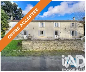 Maison de campagne à Saint-Maixent-de-Beugné (79160)