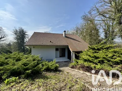 House in SENUC  (08250)