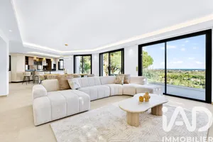 Maison d'architecte à Mandelieu-la-Napoule (06210)