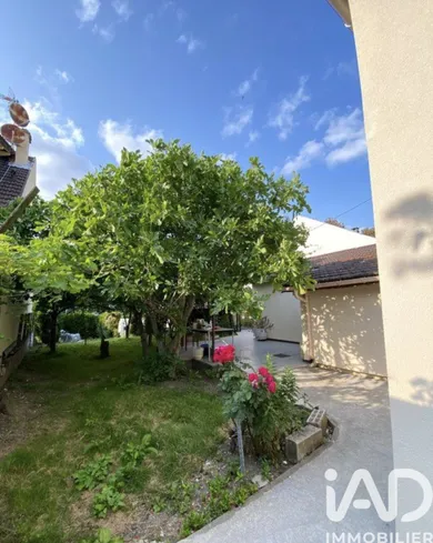 Pavillon à Villeparisis (77270)