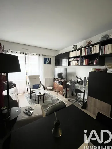 Apartment in Paris (75015)