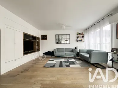 Apartment in Puteaux (92800)