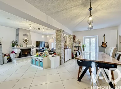 Apartment in Pontault-Combault (77340)