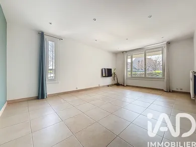 Apartment in Éragny (95610)