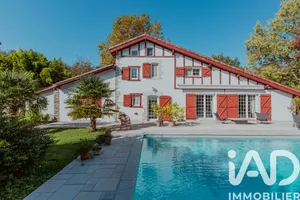 Traditional house in Urt (64240)