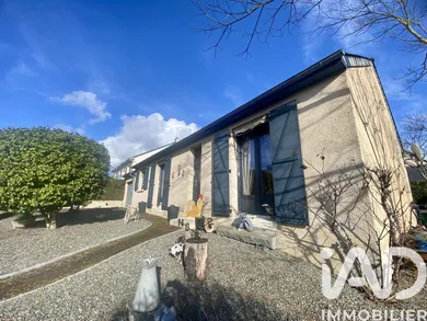 Detached house in Sainte-Gemmes-le-Robert (53600)