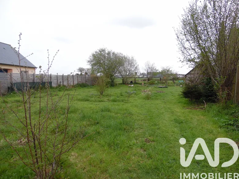Terrain 330 m² · à Sens-de-Bretagne · 64 000 €