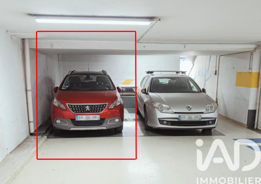 Parking à Paris (75020) photo 3