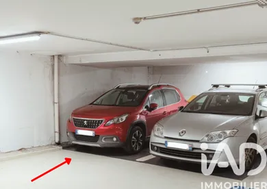 Parking in Paris (75020)
