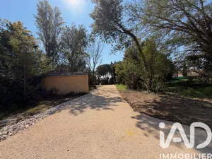 Building plot in Saint-Quentin-la-Poterie (30700)