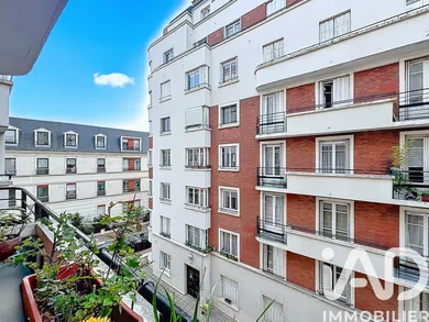 Apartment in Saint-Mandé (94160)