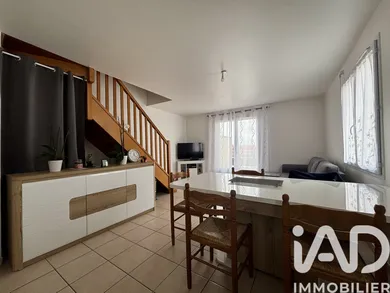 Apartment in Romery (51480)