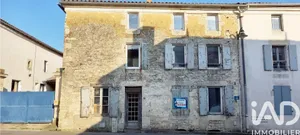 Village house in Val-du-Mignon (79210)