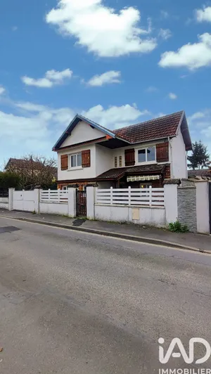 Maison traditionnelle à Le Thillay (95500)