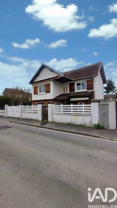 Maison traditionnelle à Le Thillay (95500)