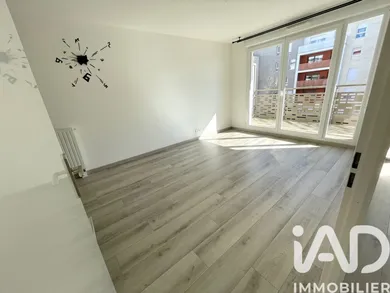 Apartment in Fleury-Mérogis (91700)