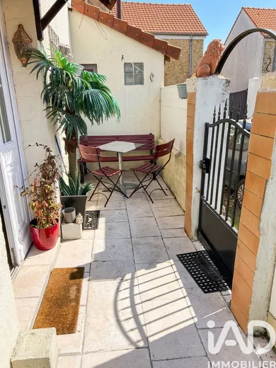 Townhouse in Mennecy (91540)