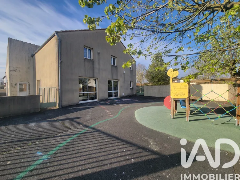 Maison 6 pièces 240 m² · à La Meilleraie-Tillay · 240 m² · 136 500 €
