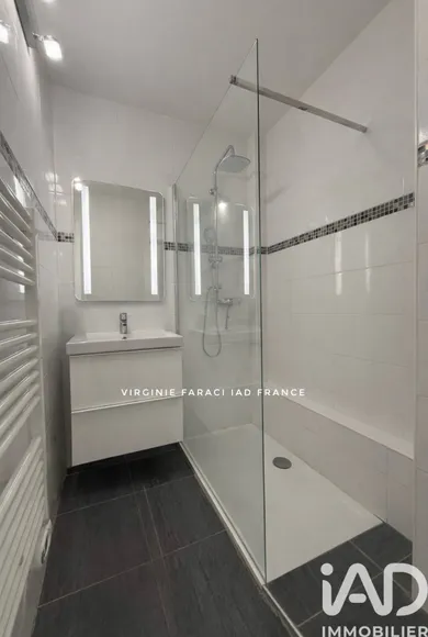 Apartment in Bandol (83150)