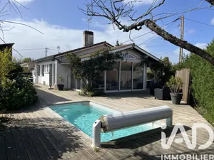Traditional house in Arès (33740)