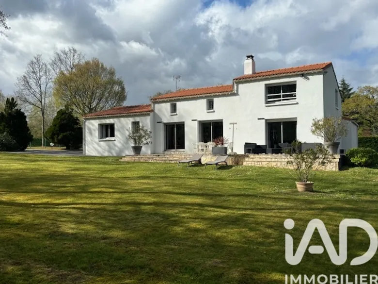Maison 6 pièces 156 m² · à Saint-Sébastien-sur-Loire · 156 m² · 466 000 €
