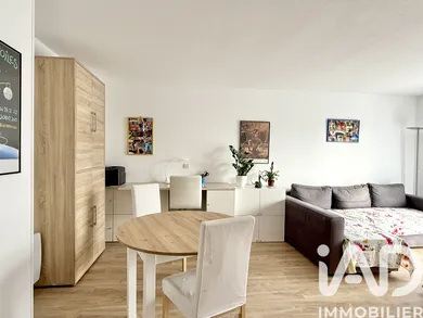 Apartment in Sainte-Geneviève-des-Bois (91700)