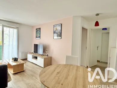 Apartment in Sainte-Geneviève-des-Bois (91700)