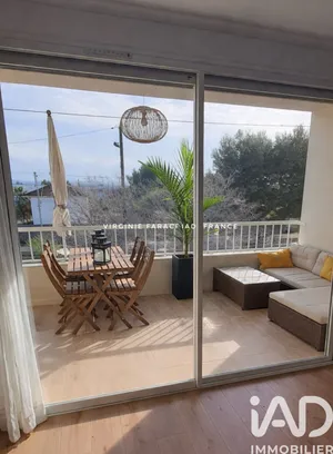 Apartment in Bandol (83150)