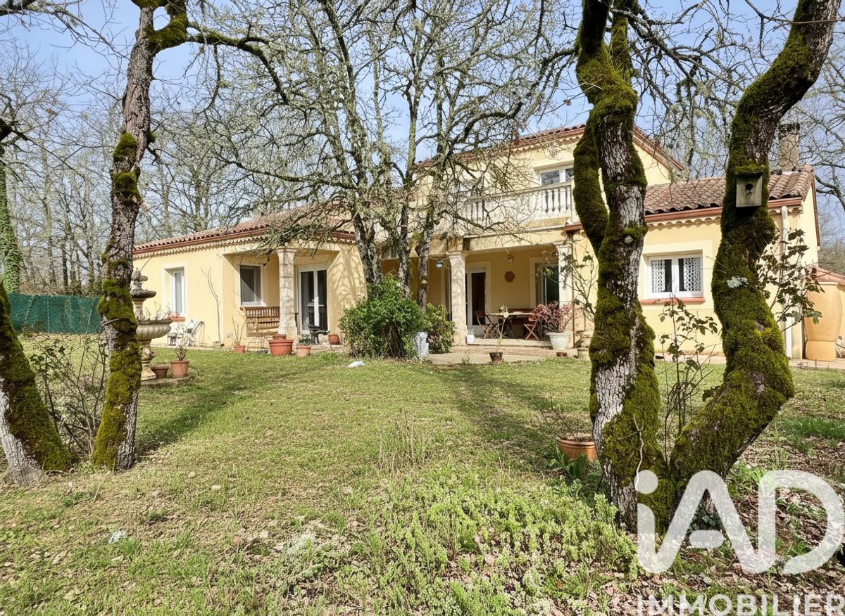 maison à Lalbenque