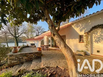 Architectural house in Sucé-sur-Erdre (44240)