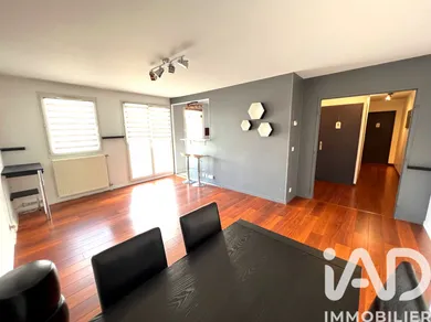 Apartment in Élancourt (78990)