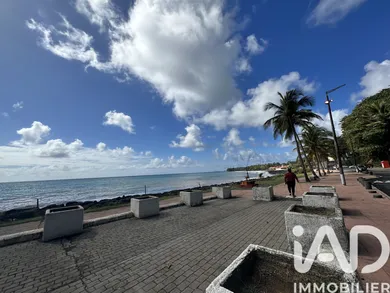 Immeuble à Capesterre-Belle-Eau (97130)