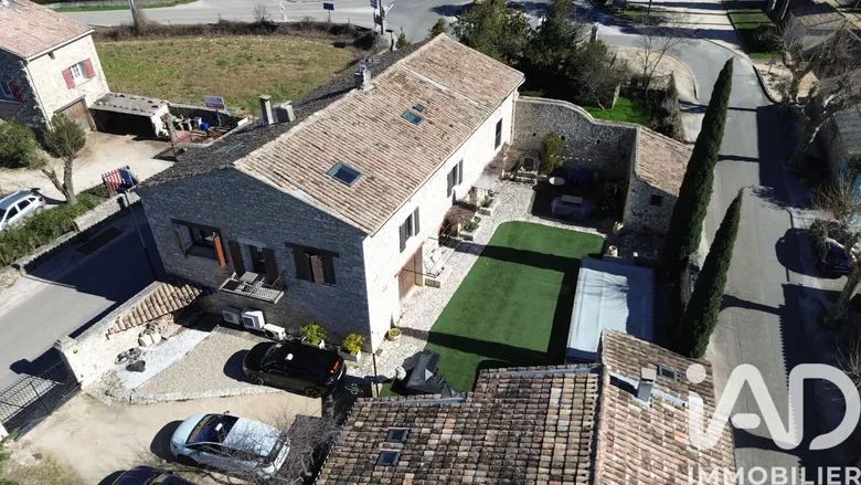 Maison 10 pièces 382 m² · à Saint-Remèze · 382 m² · 880 000 €