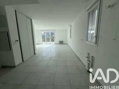 Apartment in Cogolin (83310)