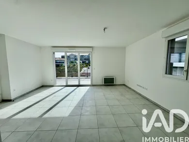 Apartment in Cogolin (83310)