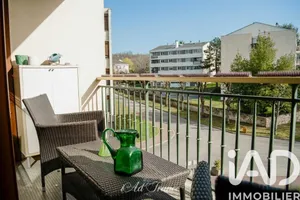 Apartment in Noisy-le-Roi (78590)