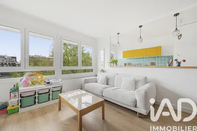 Apartment in Paris (75019)