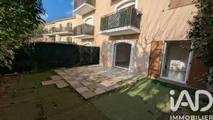 Apartment in ROQUEBRUNE SUR ARGENS (83520)