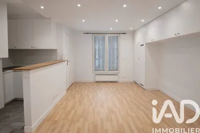 Apartment in Paris (75018)